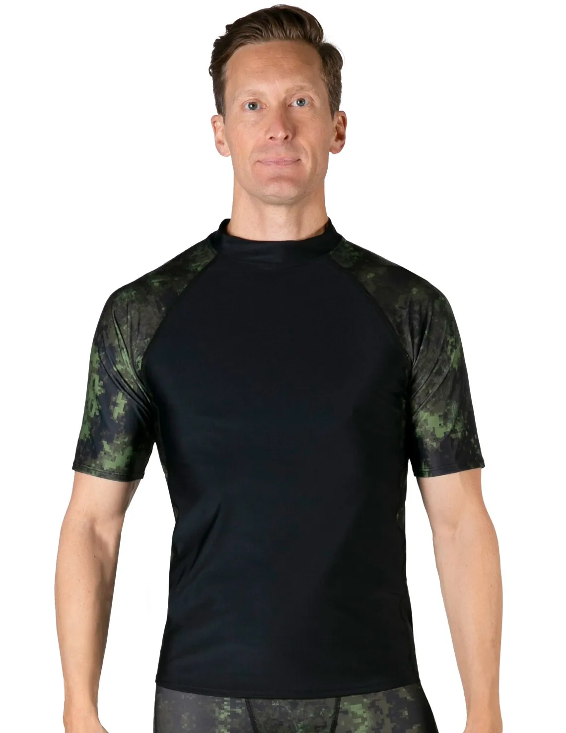 Men's  Swim Performance Short Sleeve Rash Guard - Black / Green Camo